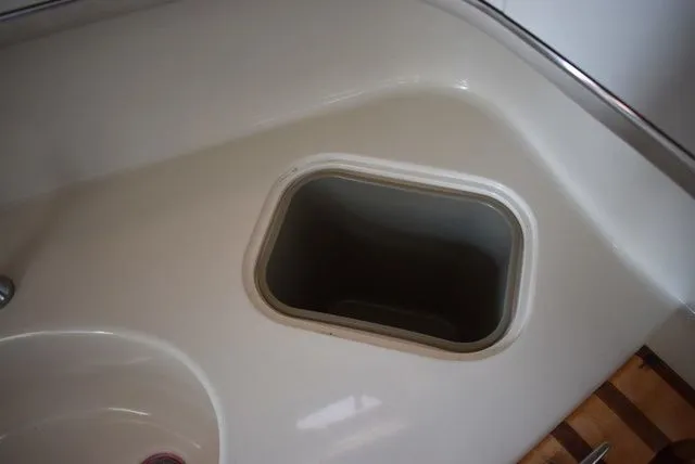 Slide: The Image of Sea Ray Sundancer 370 1995 - 67