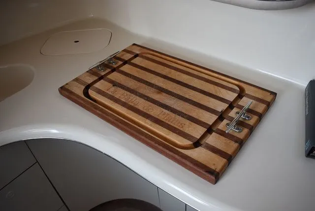 Slide: The Image of Sea Ray Sundancer 370 1995 - 69