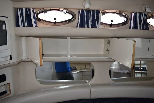 Slide: The Image of Sea Ray Sundancer 370 1995 - 81