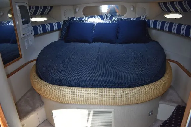 Slide: The Image of Sea Ray Sundancer 370 1995 - 96