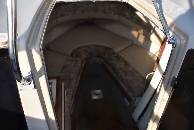 Slide: The Image of Maxum 2300 SC 1999 - 24