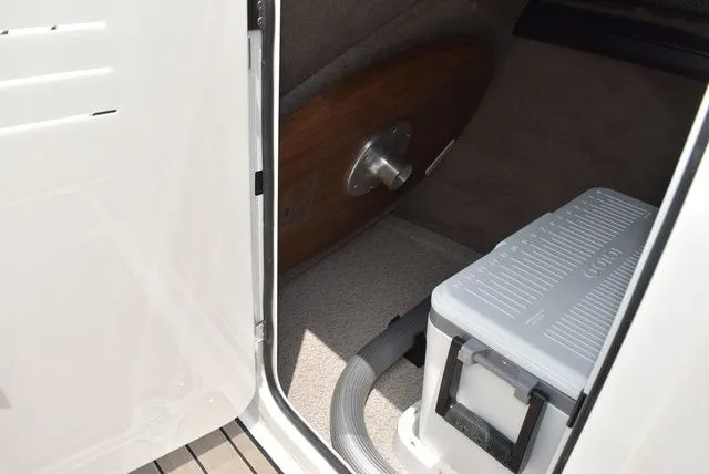 Slide: The Image of Stingray 231 DC 2023 - 43