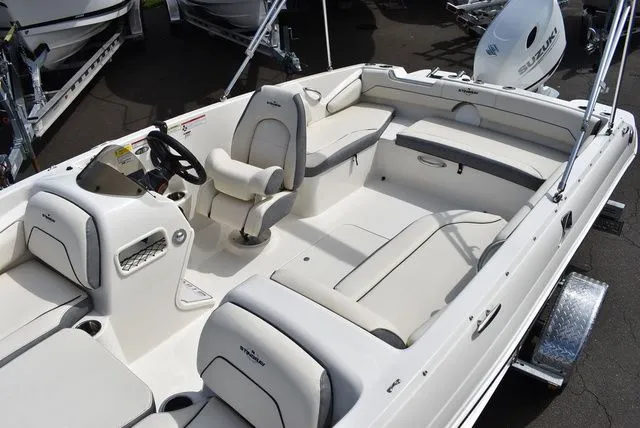 Slide: The Image of Stingray 182 SC 2024 - 15