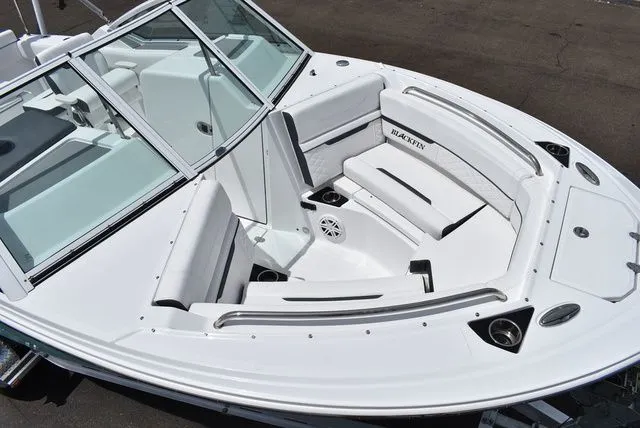 Slide: The Image of Blackfin 232 DC 2023 - 10