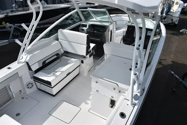 Slide: The Image of Blackfin 272 DC 2025 - 20