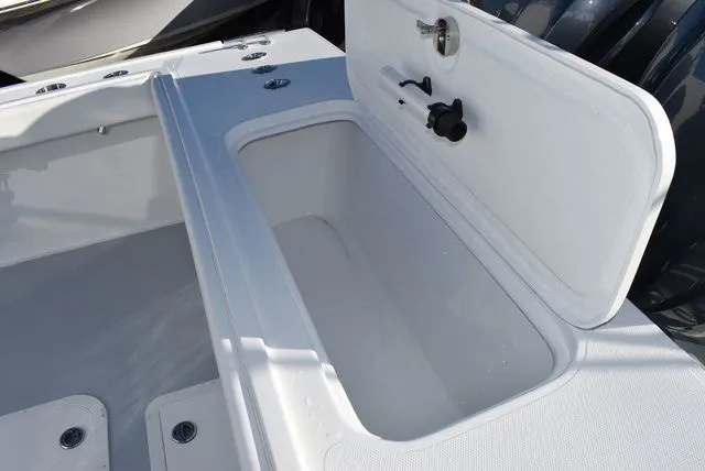 Slide: The Image of Steiger Craft 31 Fisherman 2025 - 15