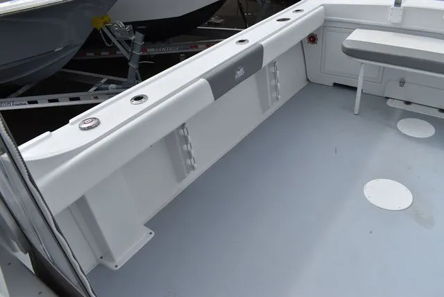 Slide: The Image of Steiger Craft 255 Miami 2025 - 17