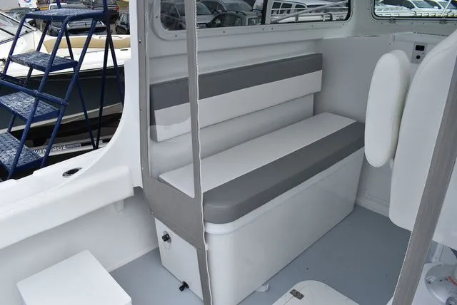 Slide: The Image of Steiger Craft 255 Miami 2025 - 20