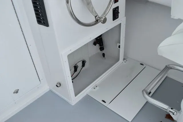 Slide: The Image of Steiger Craft 255 Miami 2025 - 32