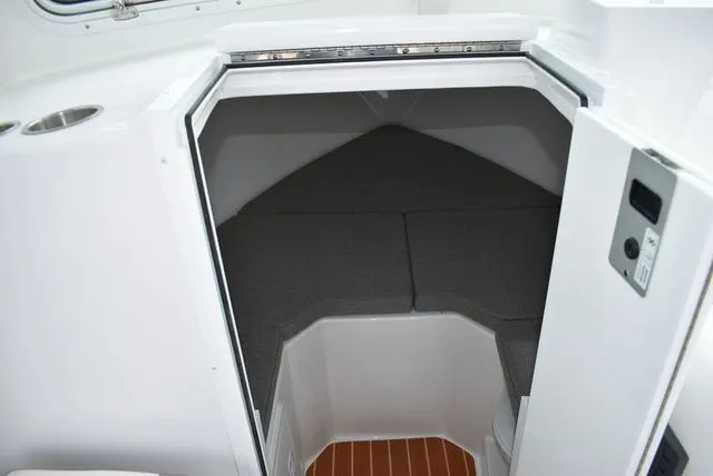 Slide: The Image of Steiger Craft 255 Miami 2025 - 46