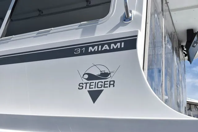 Slide: The Image of Steiger Craft 31 Miami w/Trailer 2023 - 11