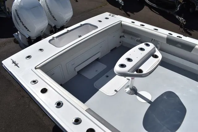 Slide: The Image of Steiger Craft 31 Miami w/Trailer 2023 - 19