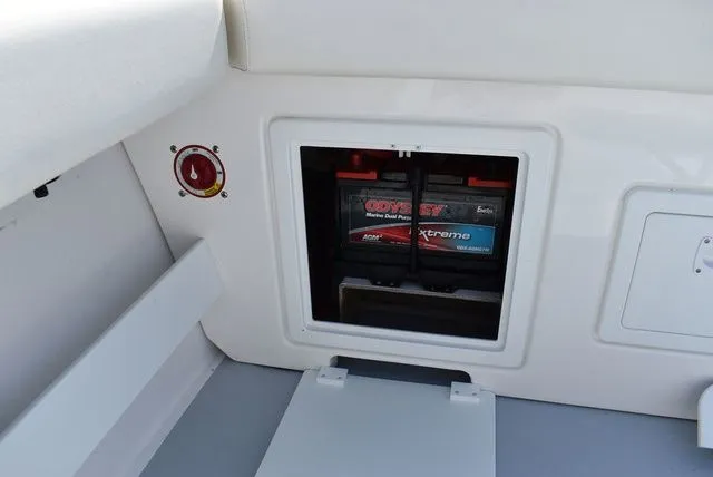 Slide: The Image of Steiger Craft 31 Miami w/Trailer 2023 - 41