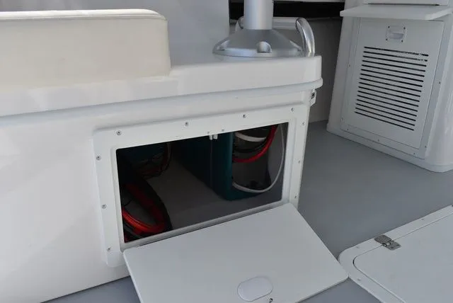 Slide: The Image of Steiger Craft 31 Miami w/Trailer 2023 - 58