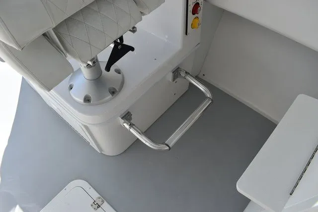 Slide: The Image of Steiger Craft 31 Miami w/Trailer 2023 - 61