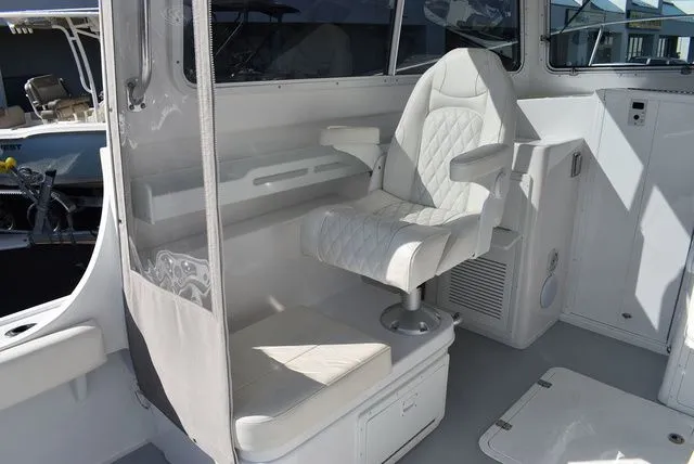 Slide: The Image of Steiger Craft 31 Miami w/Trailer 2023 - 65