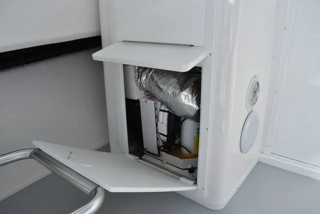 Slide: The Image of Steiger Craft 31 Miami w/Trailer 2023 - 70