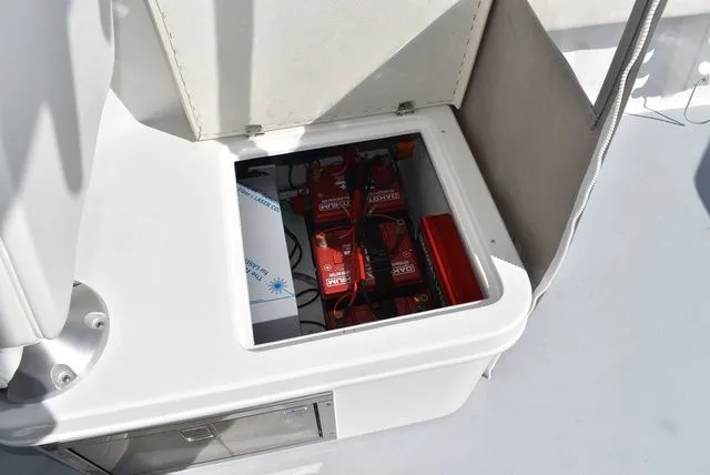 Slide: The Image of Steiger Craft 31 Miami w/Trailer 2023 - 73