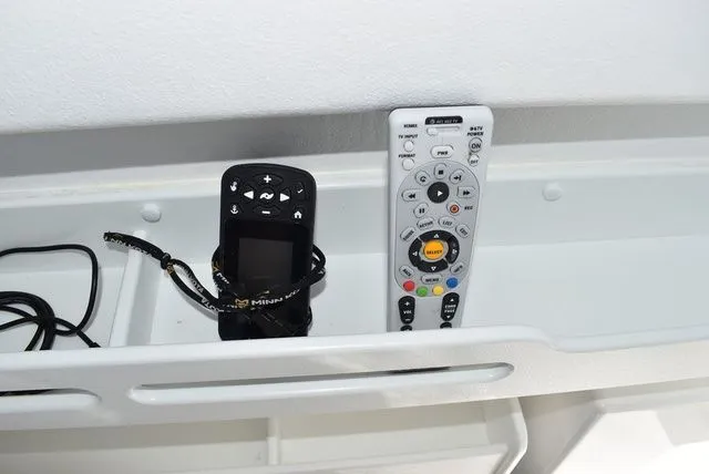 Slide: The Image of Steiger Craft 31 Miami w/Trailer 2023 - 79