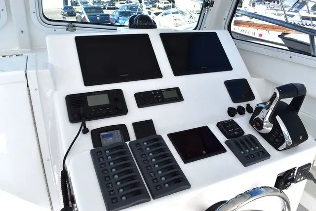 Slide: The Image of Steiger Craft 31 Miami w/Trailer 2023 - 83