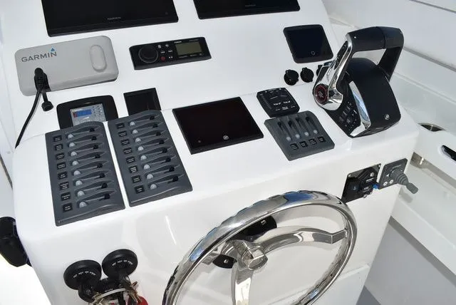 Slide: The Image of Steiger Craft 31 Miami w/Trailer 2023 - 89