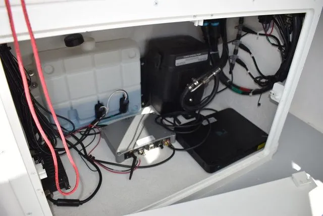 Slide: The Image of Steiger Craft 31 Miami w/Trailer 2023 - 94