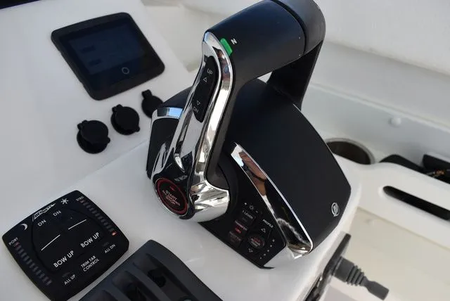 Slide: The Image of Steiger Craft 31 Miami w/Trailer 2023 - 97