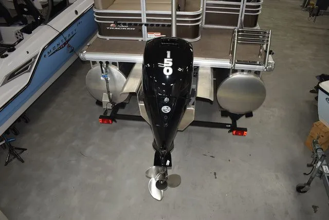 Slide: The Image of Sun Tracker Sportfish 24 XP3 2023 - 12