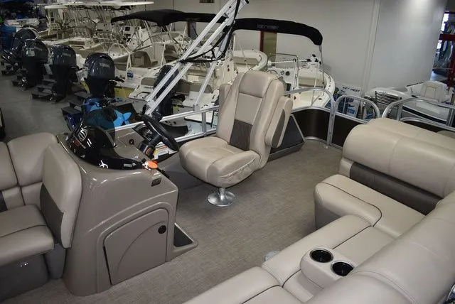 Slide: The Image of Sun Tracker Sportfish 24 XP3 2023 - 21