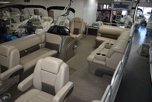 Slide: The Image of Sun Tracker Sportfish 24 XP3 2023 - 26