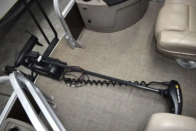 Slide: The Image of Sun Tracker Sportfish 24 XP3 2023 - 28