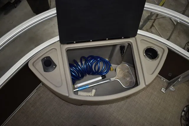 Slide: The Image of Sun Tracker Sportfish 24 XP3 2023 - 32