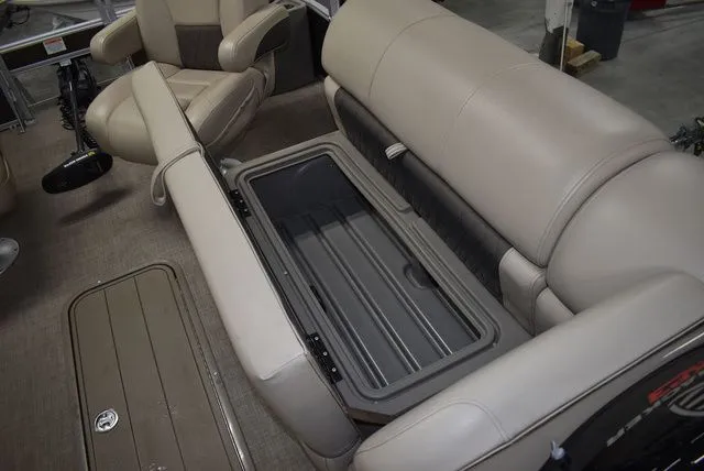 Slide: The Image of Sun Tracker Sportfish 24 XP3 2023 - 40