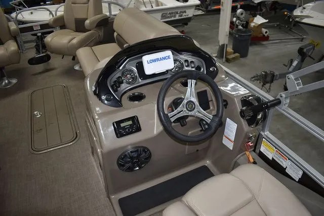 Slide: The Image of Sun Tracker Sportfish 24 XP3 2023 - 51