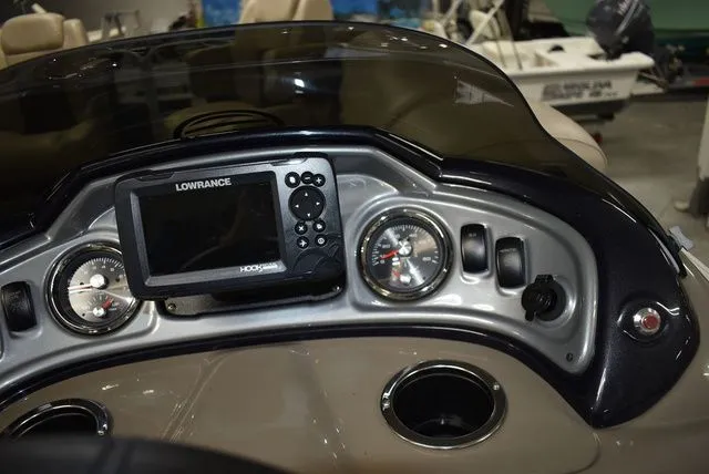 Slide: The Image of Sun Tracker Sportfish 24 XP3 2023 - 54