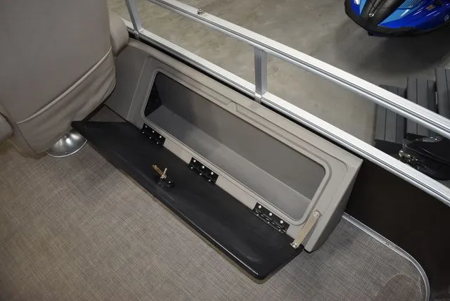 Slide: The Image of Sun Tracker Sportfish 24 XP3 2023 - 65