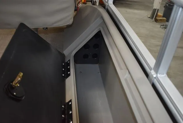 Slide: The Image of Sun Tracker Sportfish 24 XP3 2023 - 66