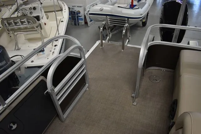 Slide: The Image of Sun Tracker Sportfish 24 XP3 2023 - 68