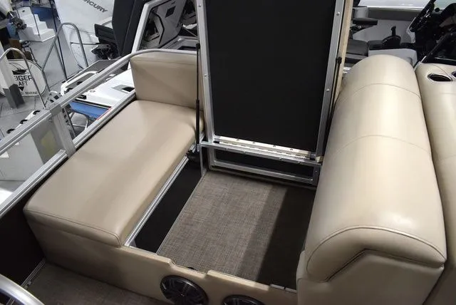 Slide: The Image of Sun Tracker Sportfish 24 XP3 2023 - 72