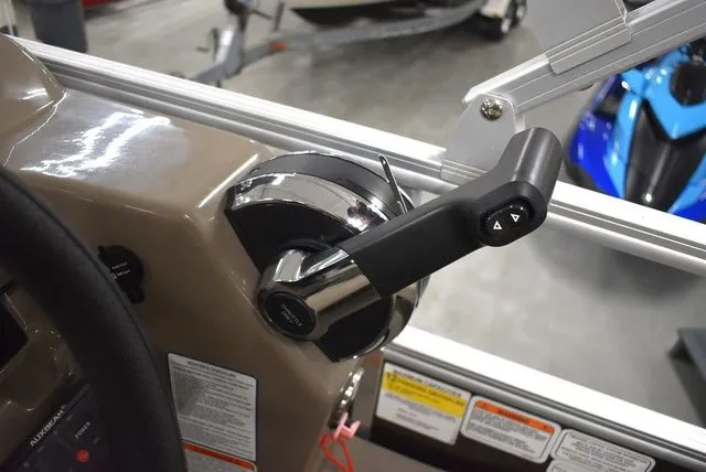 Slide: The Image of Sun Tracker Sportfish 24 XP3 2023 - 76