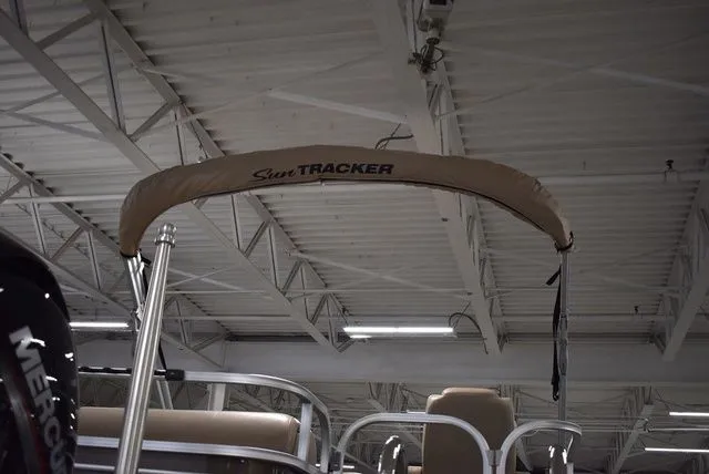 Slide: The Image of Sun Tracker Sportfish 24 XP3 2023 - 97