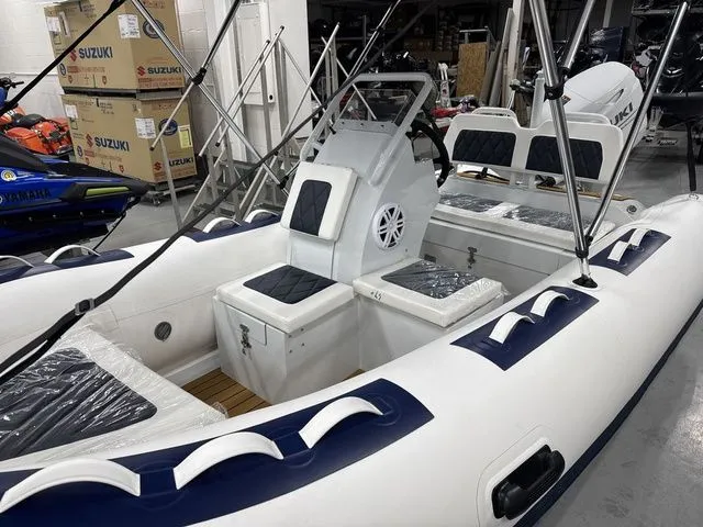 Slide: The Image of East Marine Godiac Elite 390 2024 - 29