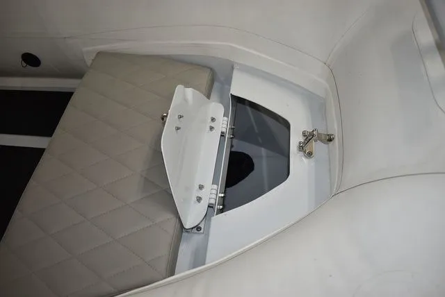 Slide: The Image of East Marine Godiac 320 Ultra-light 2025 - 15