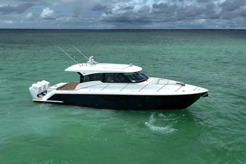Slide: The Image of 2024 Tiara Yachts 48LE- LADY OGEA- Profile - 47
