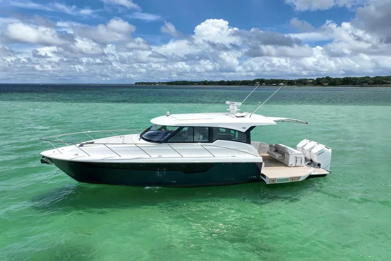 Slide: The Image of 2024 Tiara Yachts 48LE- LADY OGEA- Profile - 53