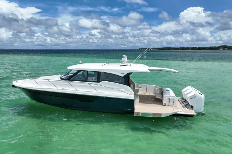 Slide: The Image of 2024 Tiara Yachts 48LE- LADY OGEA- Profile - 54