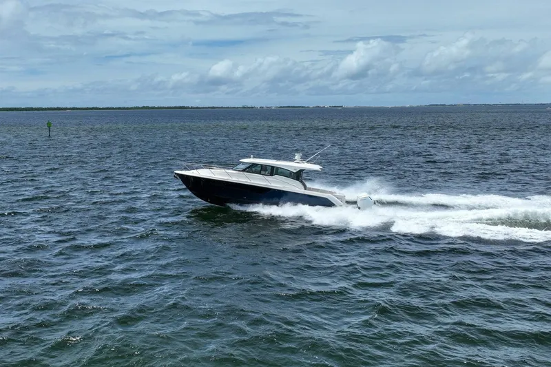 Slide: The Image of 2024 Tiara Yachts 48LE- LADY OGEA- Profile - 58