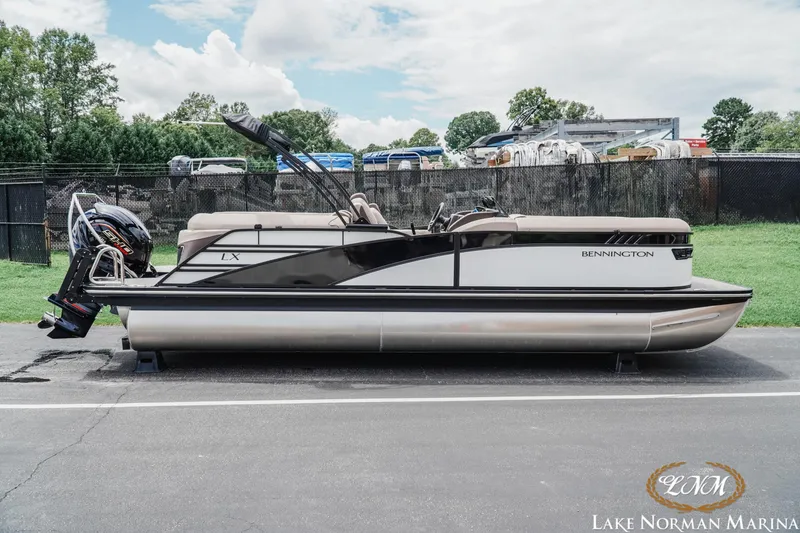 The Image of Bennington 24LXSFB 2026 - 1