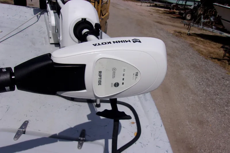 Slide: The Image of Minn Kota Riptide trolling motor on Tran Cat 21 boat, 2004 model. - 10