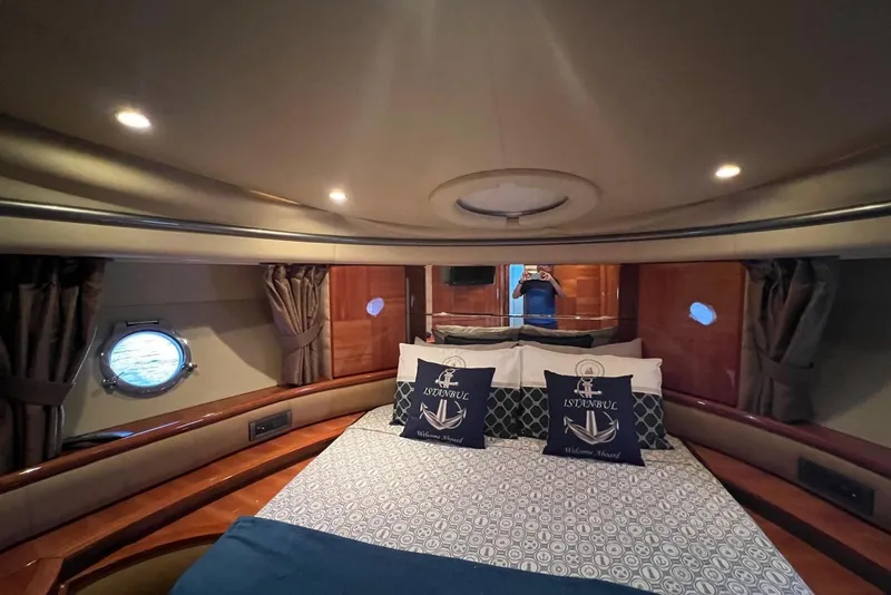 Slide: The Image of Luxurious cabin interior of 2008 Azimut 55 Fly yacht with elegant bedding. - 57